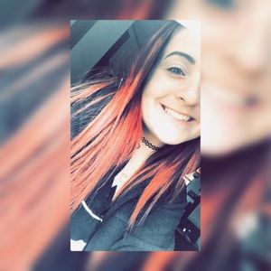 Meet your Posher, Chloe